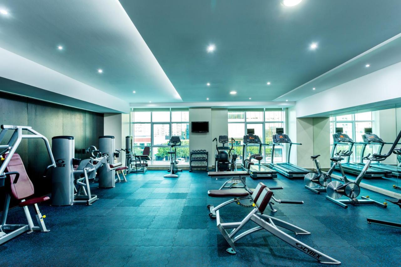 Park Regis Kris Kin Hotel Dubai Exterior foto The gym at the hotel